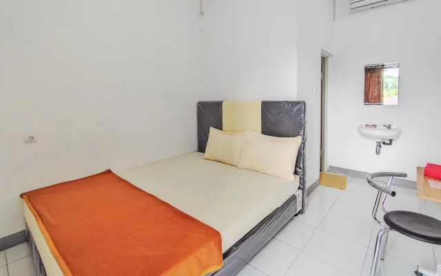 Shekinah Homestay & Cafe Waikabubak RedPartner