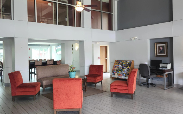 Ramada by Wyndham Luling