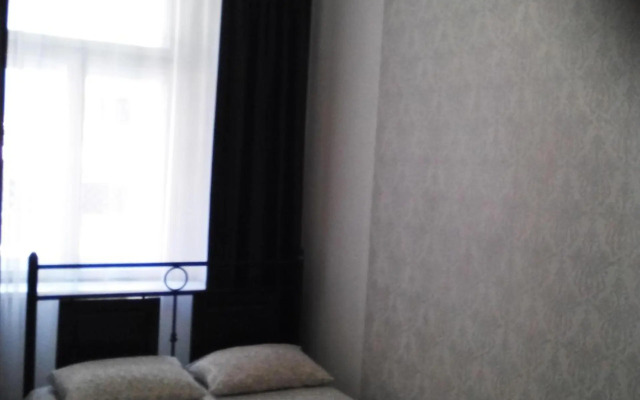 Smart econom for near Opera