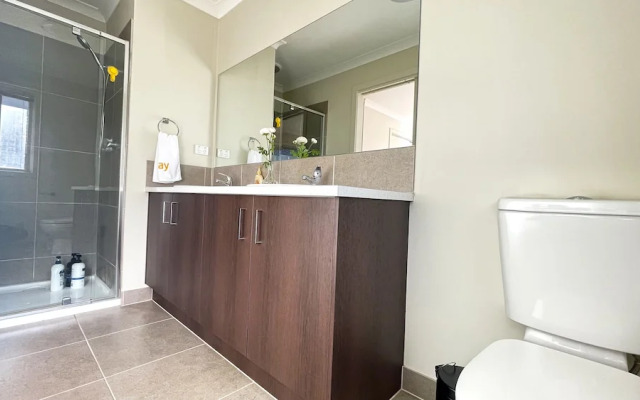 Spacious 7BRM 5-bathroom Rental House