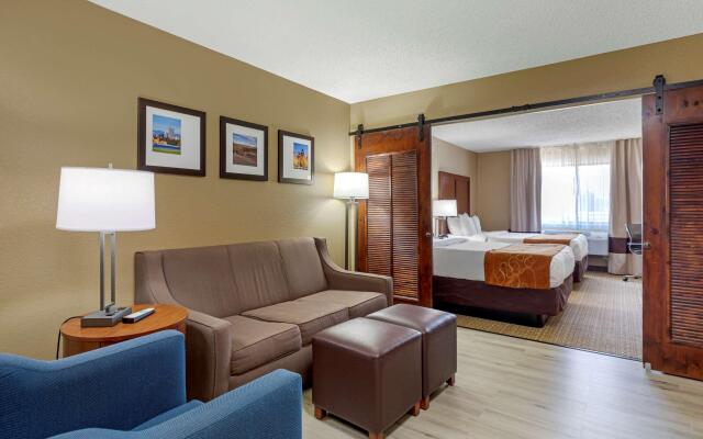 Comfort Suites Lakewood - Denver