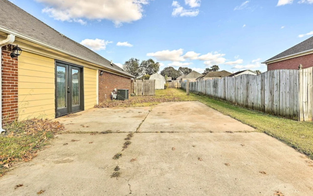 Modest Huntsville Studio w/ Full Kitchen!