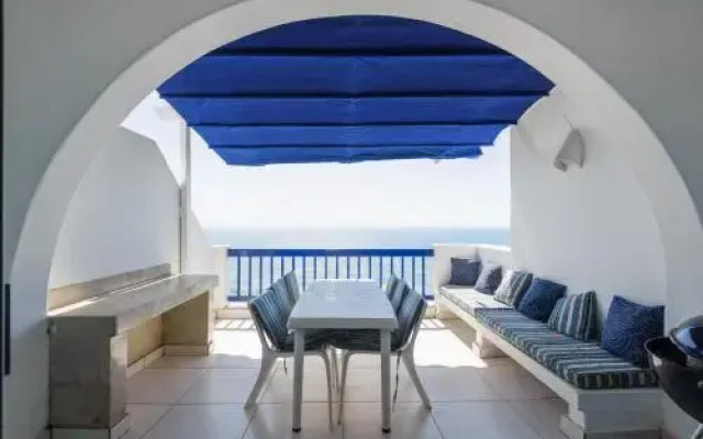 Santorini Thira 24 Family Only