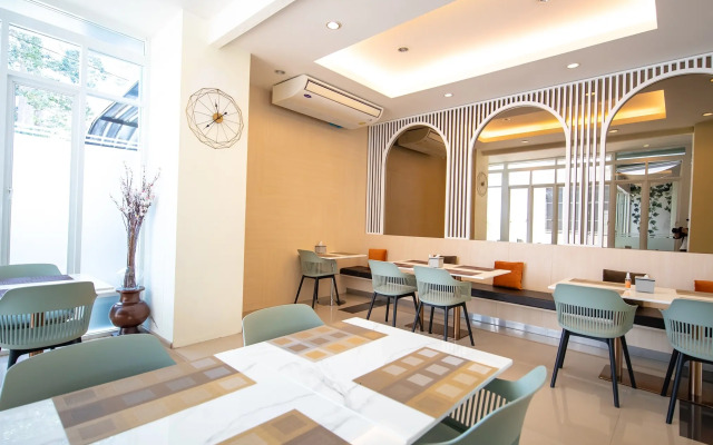 Phavina Grand Boutique