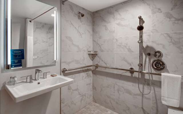 DoubleTree by Hilton LAX - El Segundo