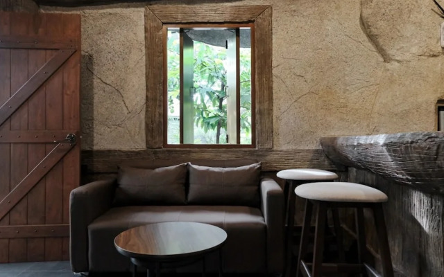 Lush Inn Phuket