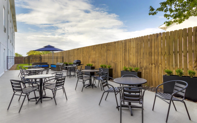 Best Western Plus Executive Hotel & Suites