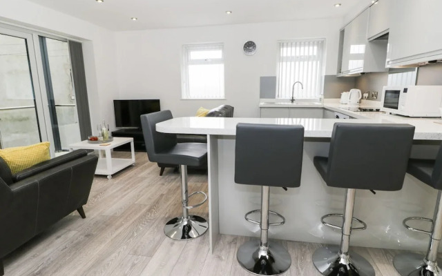 The Office Gardens, Apartment 1