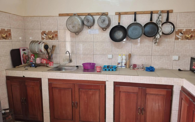 Chambres Privees Climatisees-Douches Personnelles-Neflix-Salon