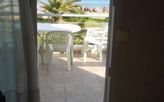 House With 2 Bedrooms in Kiato, With Wonderful sea View and Terrace -