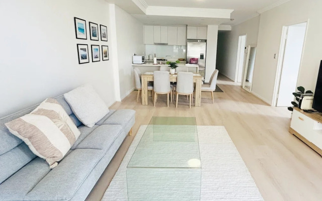 Kozyguru | Homebush West | 3Bed 2Bath Apt +Parking