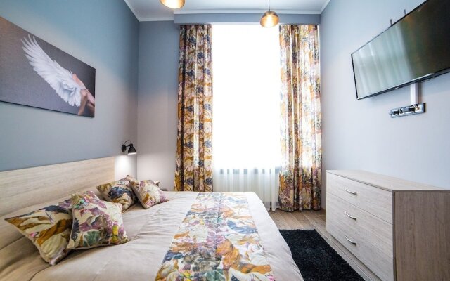 Apart-hotel on sqr. Market