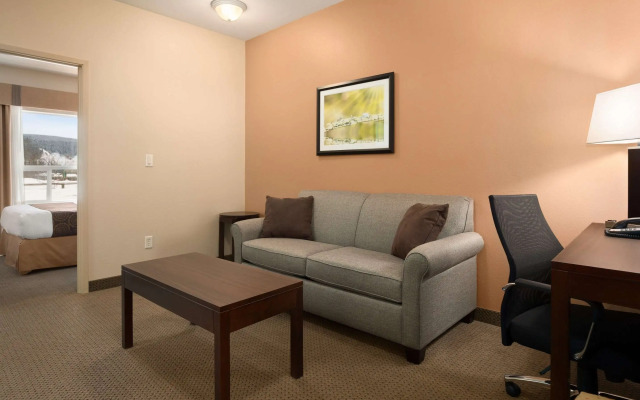 Ramada Limited Golden