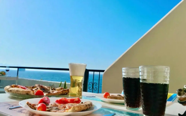 Elpida Seafront Paradise Apartment in Crete