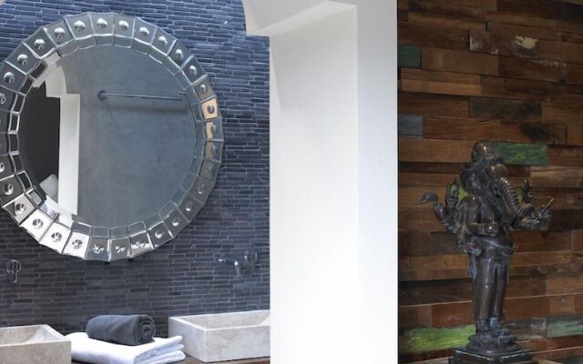 The Giri Residence Hotel & Spa