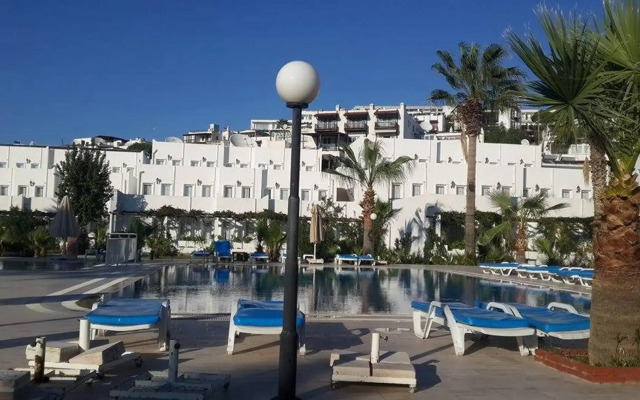 Nagi Beach Hotel
