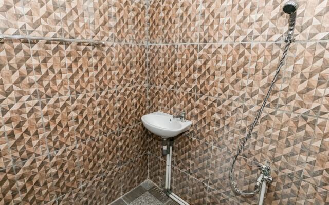 SPOT ON 93515 Pulo Gebang Guest House