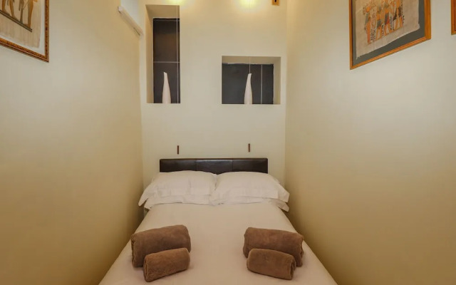 2 The Old Coach House