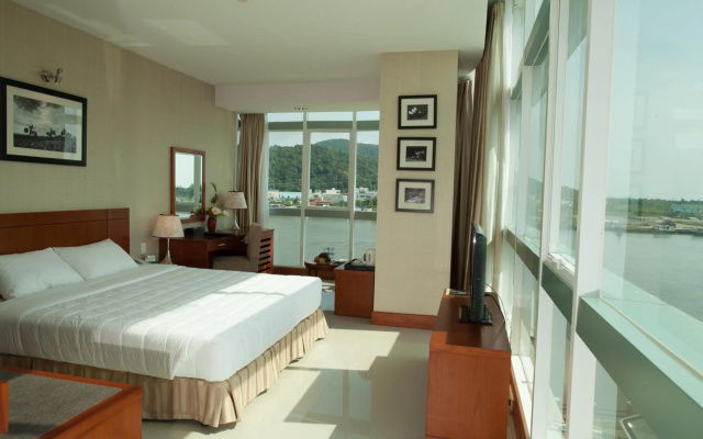 River Hotel – Guest Rooms – Ha Tien