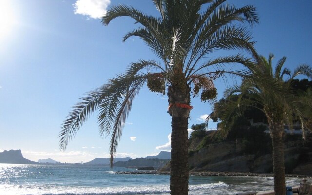 Spacious Villa in El Baladrar with Swimming Pool