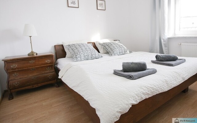 Warsaw Concierge Saxon Apartment