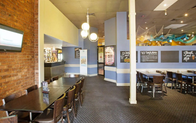 Parkway Hotel
