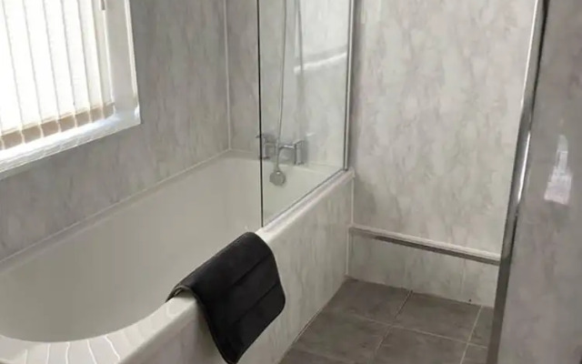 2 Bed House Near Anfield Stadium
