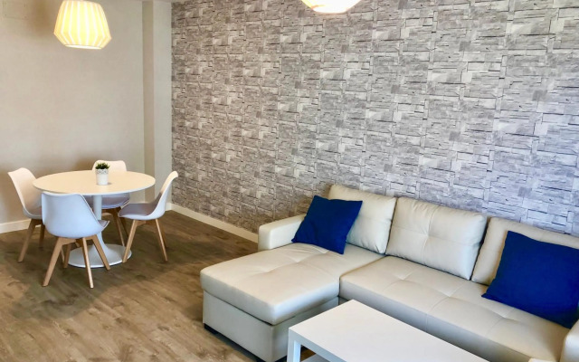 Playa Los Álamos, descanso y ocio en Torremolinos