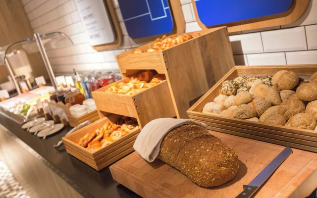 Holiday Inn Express Brussels Airport by IHG