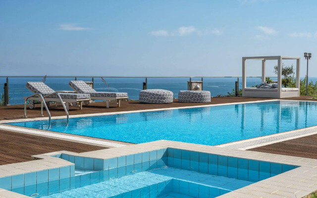Serenus Luxury Villa