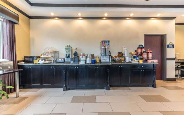 Days Inn & Suites by Wyndham Mineral Wells