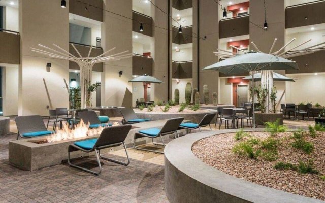 Luxe 1BR Condo in Downtown Area