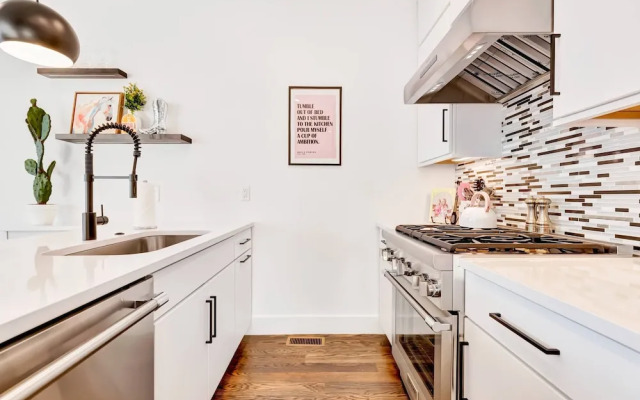 Downtown Nashville Hot Tub Game Room Karaoke