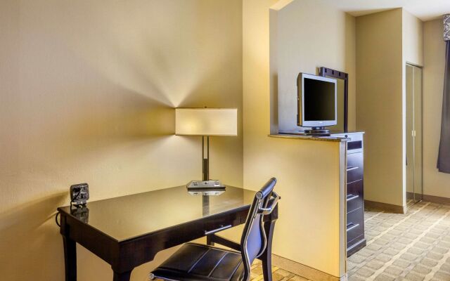 Quality Suites Sherman