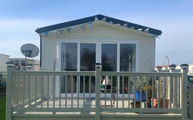 Skegness,North shore holiday park , new 8 berth caravan for rent