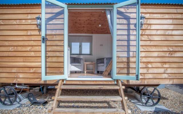 Willow - 1 Bedroom Shepherd's Hut - Amroth