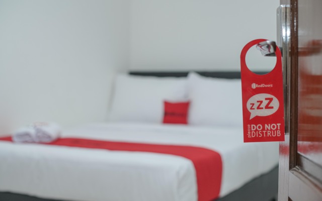 RedDoorz near RS Patria IKKT
