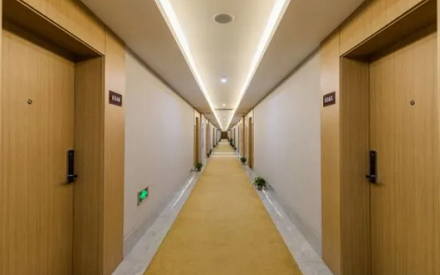 Tonglu Hongqi JC Hotel