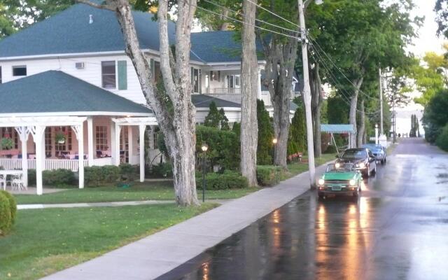 Colonial Inn in Harbor Springs