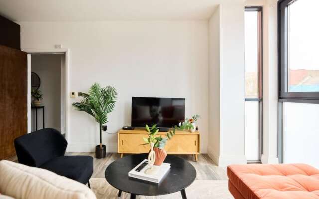The Harlesden Breakout - Glamorous 2bdr Flat