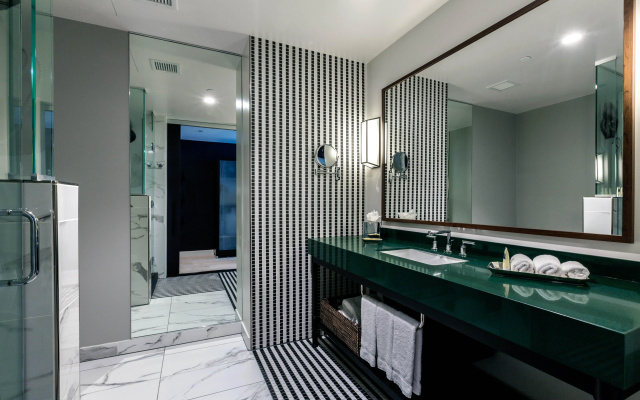 Indigo Los Angeles Downtown by IHG