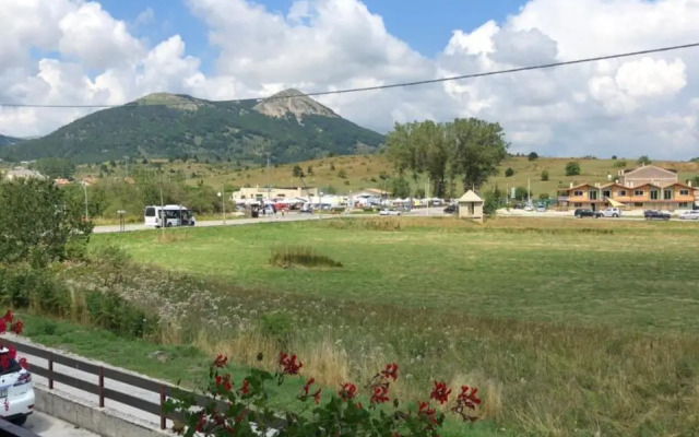 Via Osvaldo Moretti(complessoShalimar)