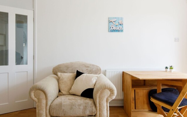 Seaside Retreat 2 Mins to Beach