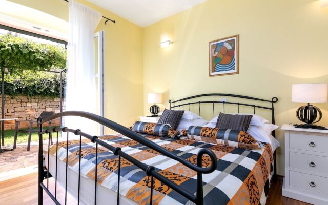 Comfortable Villa Next To a Forest with Private Pool, Porec And Beach at 10 Km - Villas_and_Bungalows in Porec - Photo 4