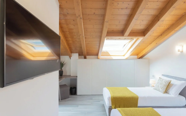 Dream Lake Apartments by Rent all Como