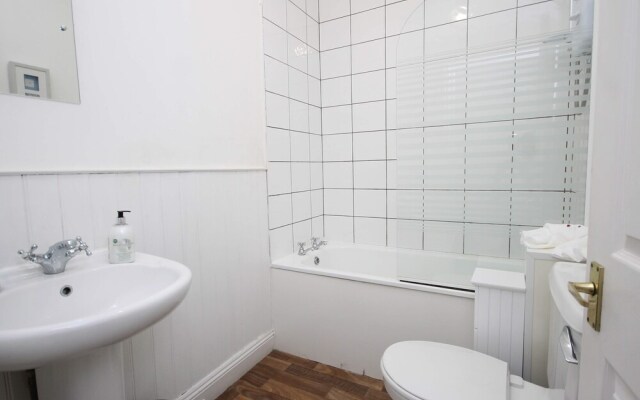 Celebrity Apartments Brighton, Queens Square