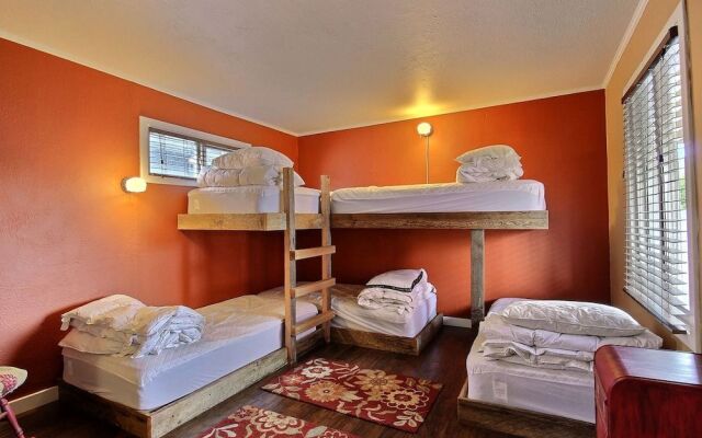 Pitchwood Inn & Alehouse