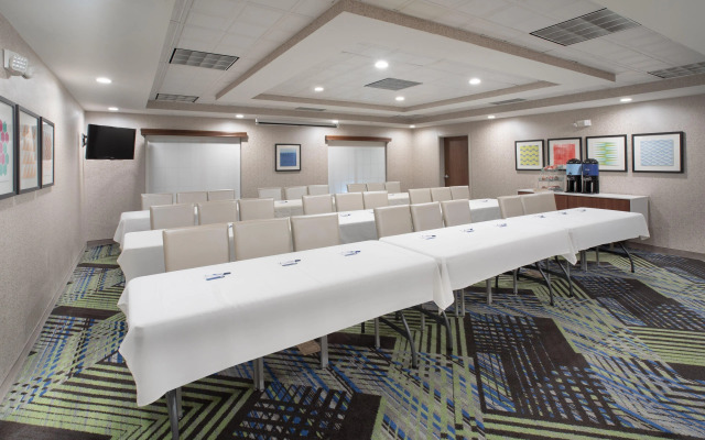 Holiday Inn Express Hotel & Suites Longmont by IHG