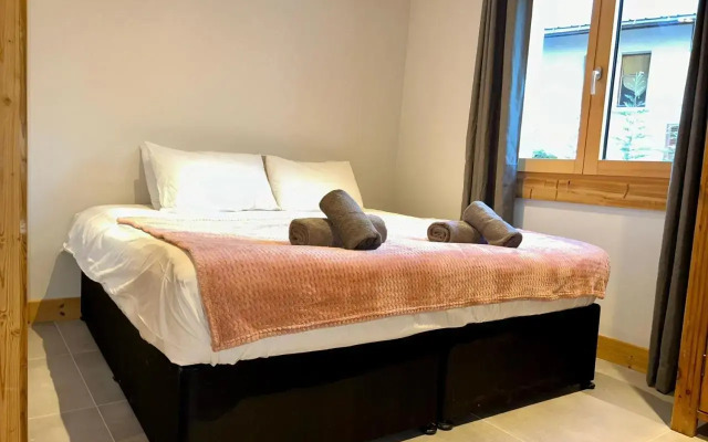 3 Bedrooms, Whole floor, New Kitchen, Town Centre