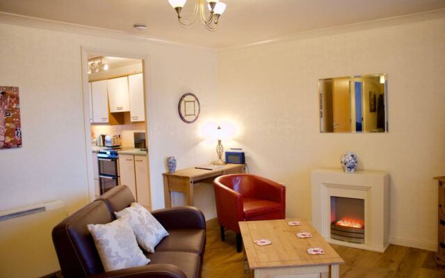 2 Bedroom Flat Near Holyrood Park Sleeps 4